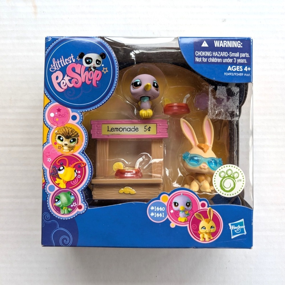 SEALED Littlest Pet Shop Lemonade Stand Portable Gift Set Playset 2009 Hasbro